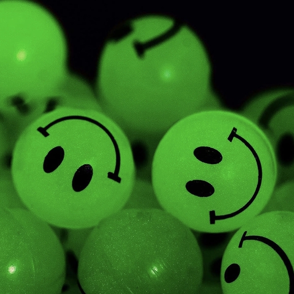 🙂 20x Luminous Smile Bouncy Balls - Picture 1 of 5